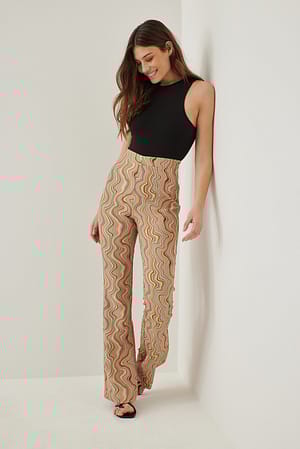 Retro Swirl Pantalon de costume recyclé en V à imprimé
