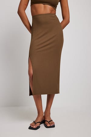 Brown Jupe midi côtelée avec fente