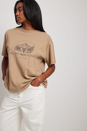 Beige T-shirt oversize à imprimé Rocky Mountains