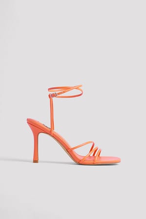 Orange Chaussures à talons à lanières bouts ronds