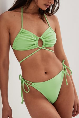 Light Green Haut de bikini brillant à fronces