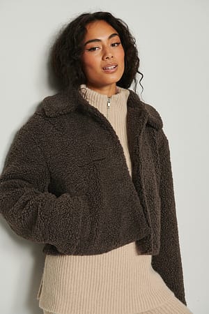Dark Brown Teddy court duveteux