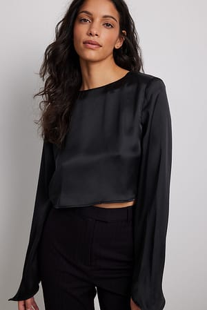 Black Haut en satin à épaulettes et dos ouvert