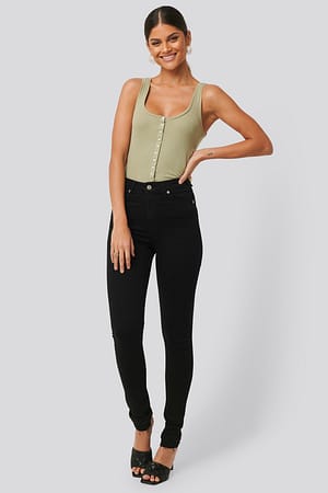Black NA-KD Jean slim taille haute à ourlet brut
