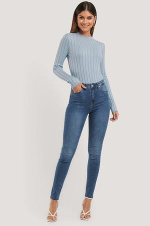 Mid Blue NA-KD Jean droit taille haute à ourlet brut