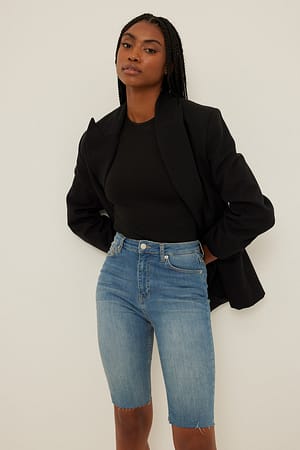 Mid Blue Bermuda à ourlet franc Skinny
