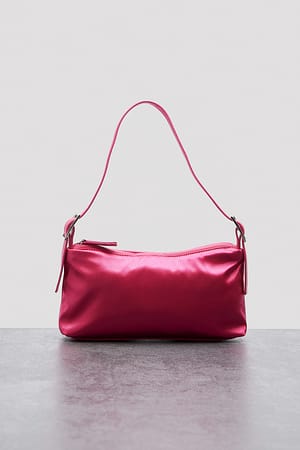 Magenta Sac baguette en satin doux