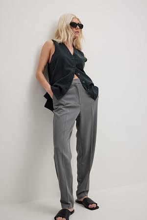 Grey Pantalon de costume droit à taille haute et coupe courte