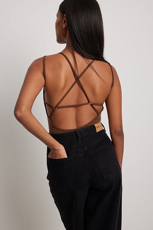 Brown Body ornementé