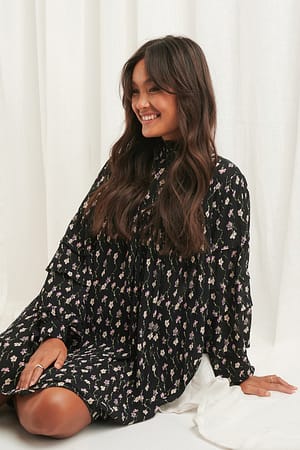 Black Flower Print NA-KD Boho Robe Structurée Imprimée À Fleurs
