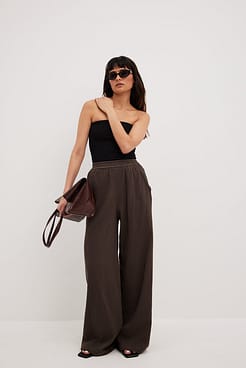 Structured Flowy Elastic Waist Pants Outfit