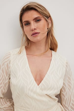 Off White Robe portefeuille courte structurée drapée
