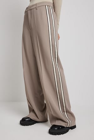 Beige Pantalon de costume à bandes latérales