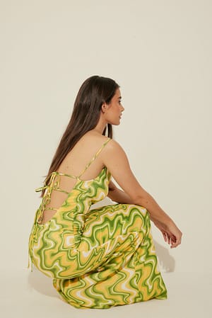 Green Swirl Print Robe nouée en satin