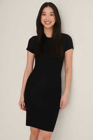 Black Robe T-shirt serrée