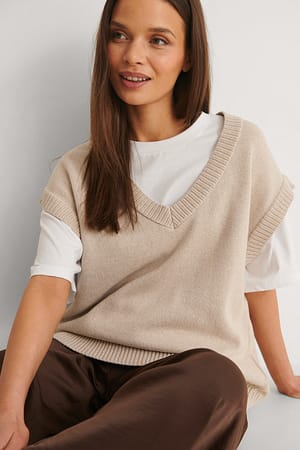 Light Beige Gilet en maille avec col en V recyclé