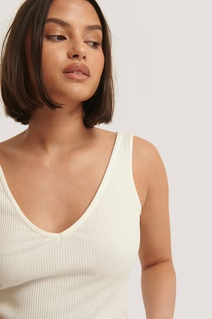 Offwhite NA-KD Basic Haut Col En V