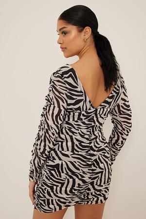 Black Zebra Robe courte col en v