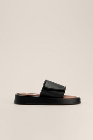 Black Pantoufles à velcro