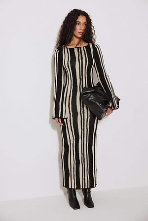 Beige/Black Stripe Robe longue en maille à manches larges