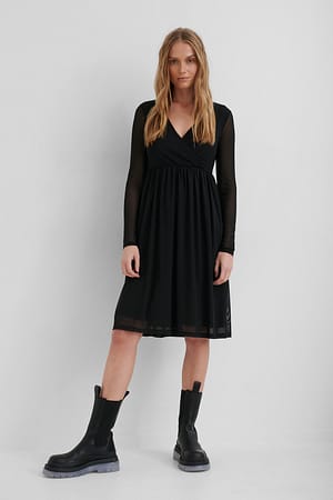 Black NA-KD Robe Cache-Coeur