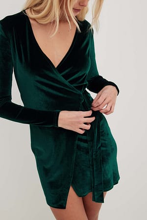 Emerald Green Robe portefeuille courte en velours