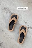 Beige/Black Tongs