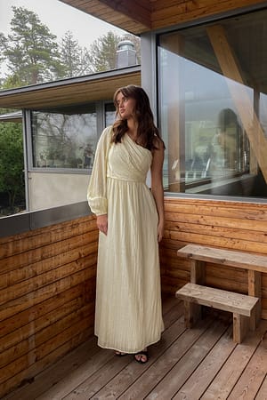 Yellow Flower Robe longue asymétrique à manche ballon