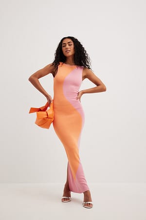 Pink/Orange Robe longue en maille bicolore à dos ouvert