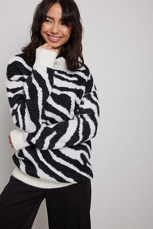 Zebra Pull surdimensionné en tricot à motifs