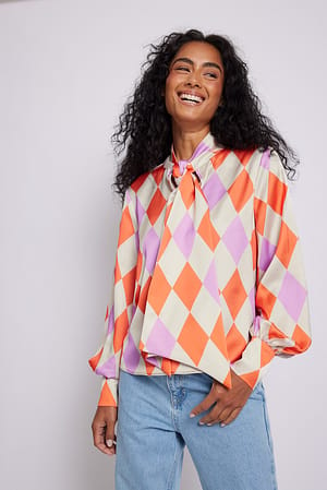 Orange Print Blouse satinée imprimée avec nœud