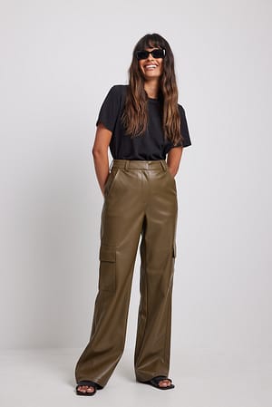 Olive Pantalon cargo en faux cuir