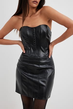 Black Robe style corset en simili cuir