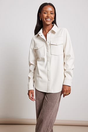White Chemise en faux cuir à double poche