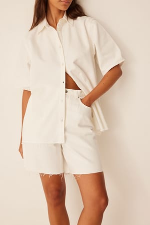 White Short en jean à ourlet brut