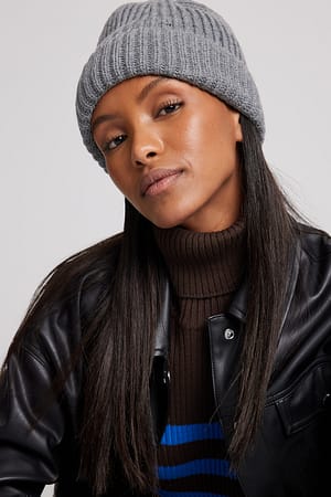 Dark Grey Melange Bonnet recyclé en maille basique