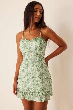 Green Camo Robe à bretelles fines et encolure à volants en matière recyclée
