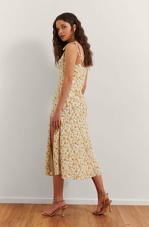 Yellow Flower Rianne Meijer x NA-KD Robe Fendue