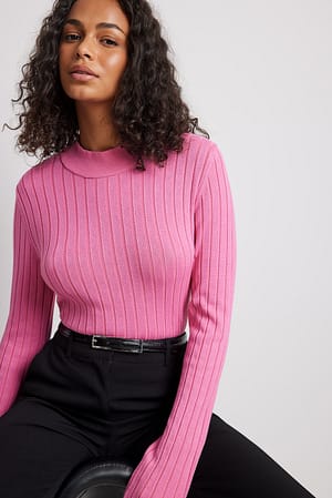 Pink Pull en tricot à nervures avec col haut