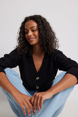 Black Cardigan court en maille côtelée