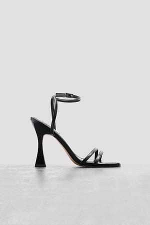 Black Chaussures à talon avec fines lanières