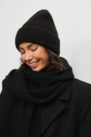 Black Bonnet en tricot de laine mélangée
