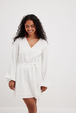 Creme Robe courte en coton doux nouée à la taille