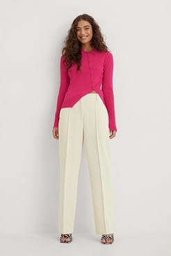 Diagonal Buttoned Knitted Cardigan Outfit.