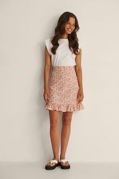 Mini Flounce Skirt Outfit.