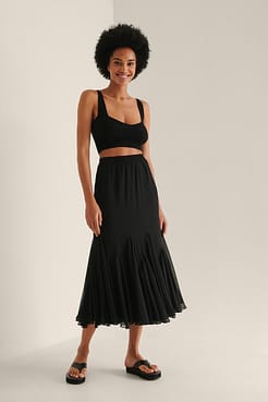 Flowy Midi Skirt Outfit.