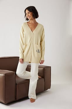 Oversized Cardigan Outfit.