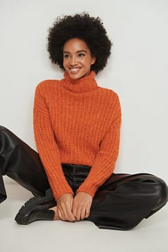 Cropped Knitted High Neck Sweater Outfit.