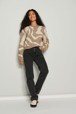 Round Neck Knitted Zebra Sweater Outfit.