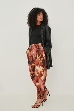 Tapered Printed Sweatpants Outfit.